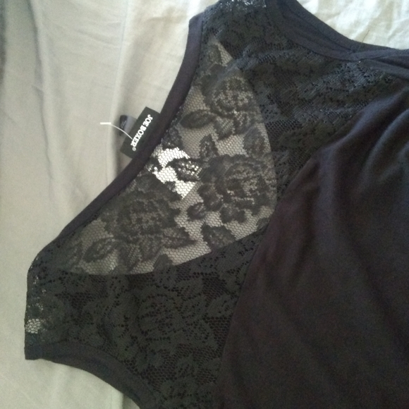 NWT Joe Boxer Cold Shoulder Top, Sz M - Picture 2 of 3